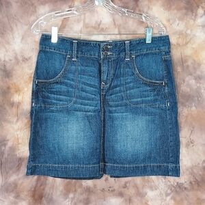 Old Navy skirt mini denim dark wash pockets back slit size 6